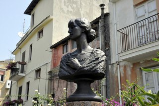 На Сицилии воздвигли монумент Анне Ахматовой